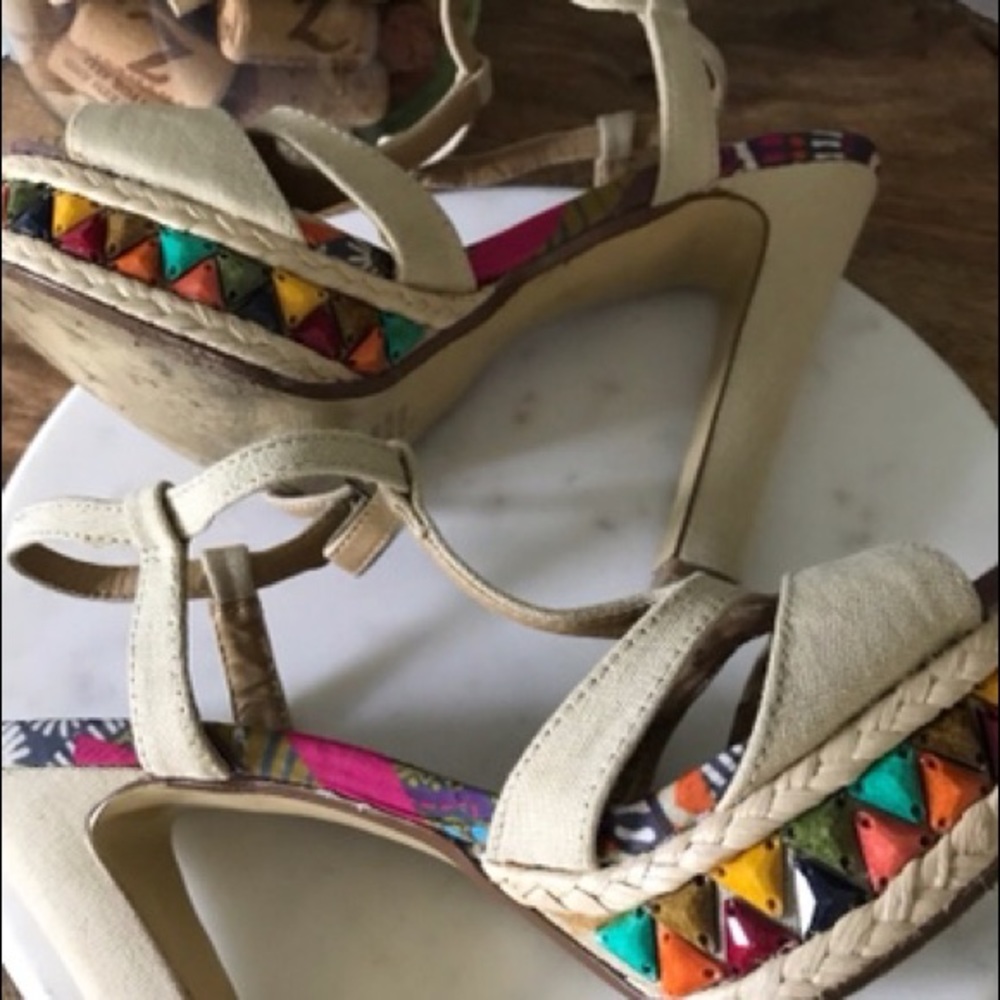 Shoes - Picture 3 of 8